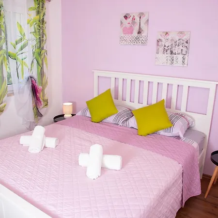 Apartment Ariana *