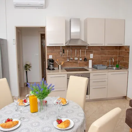 Ariana Apartment
