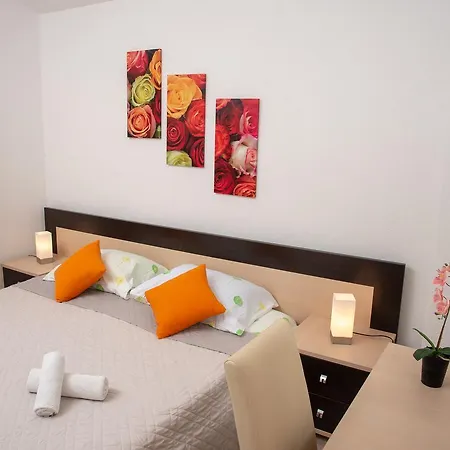 Apartment Ariana Bol
