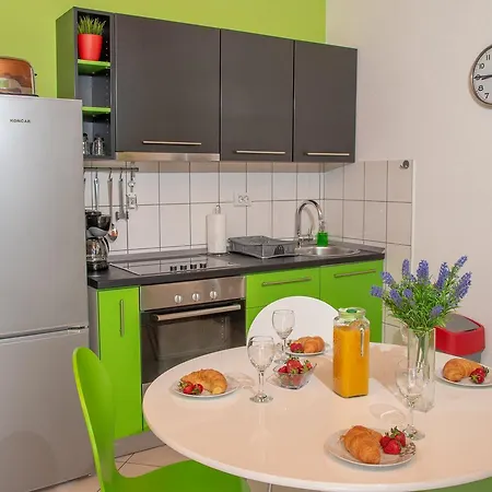 阿丽亚娜公寓 公寓 波尔